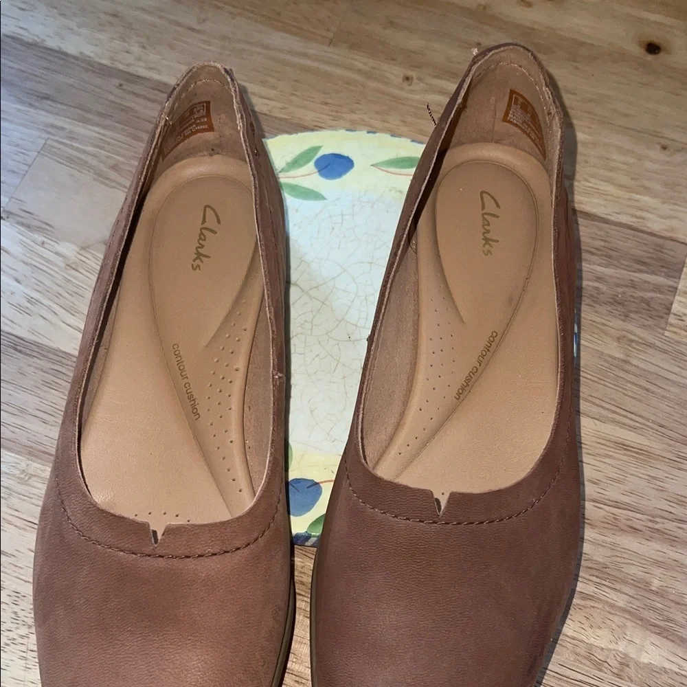 Clarks Women's Chestnut Brown Nubuck Slip-On Loafers